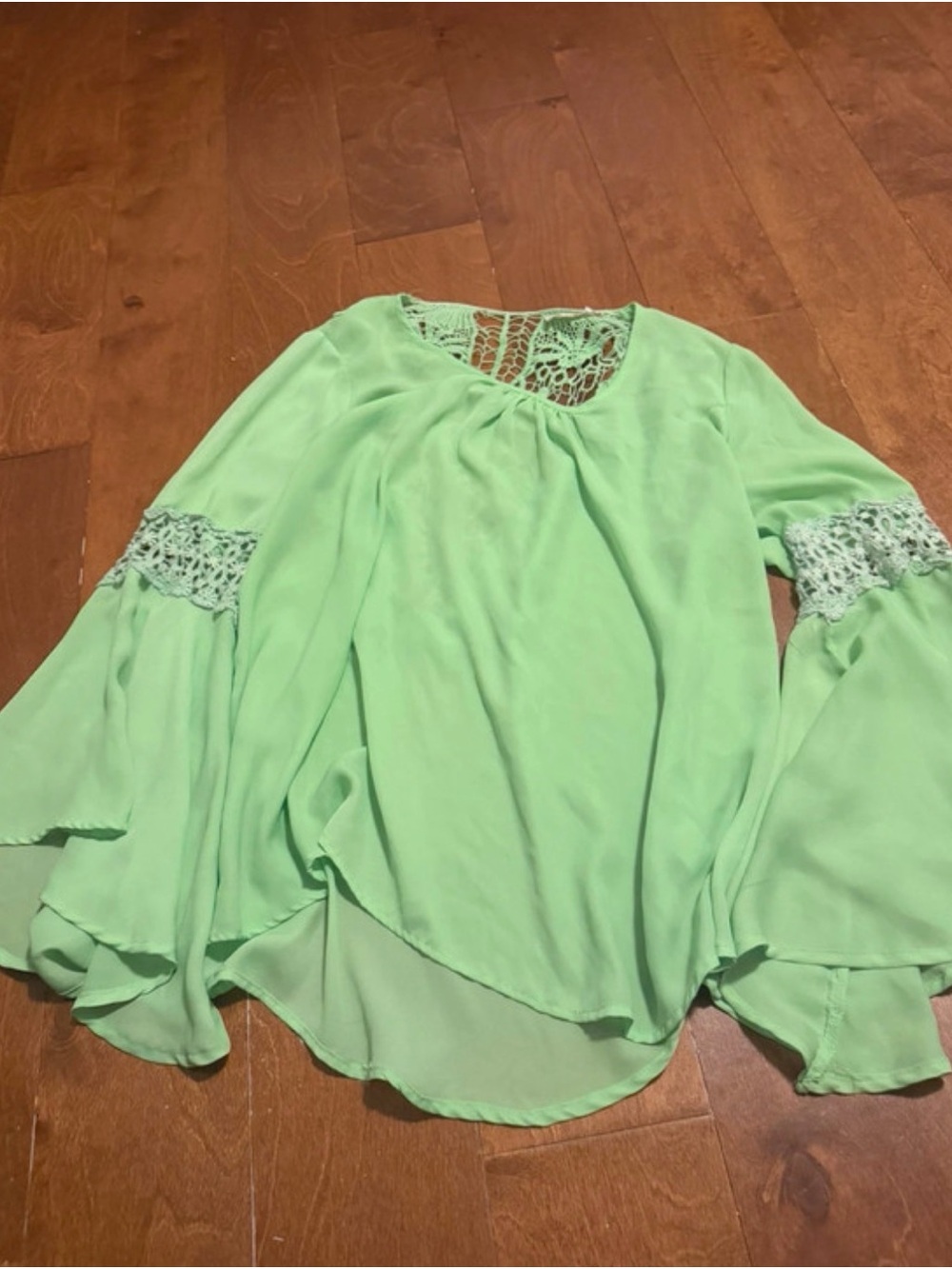 Audrey Ann Lime Green Lace Blouse | Women’s Size Large
